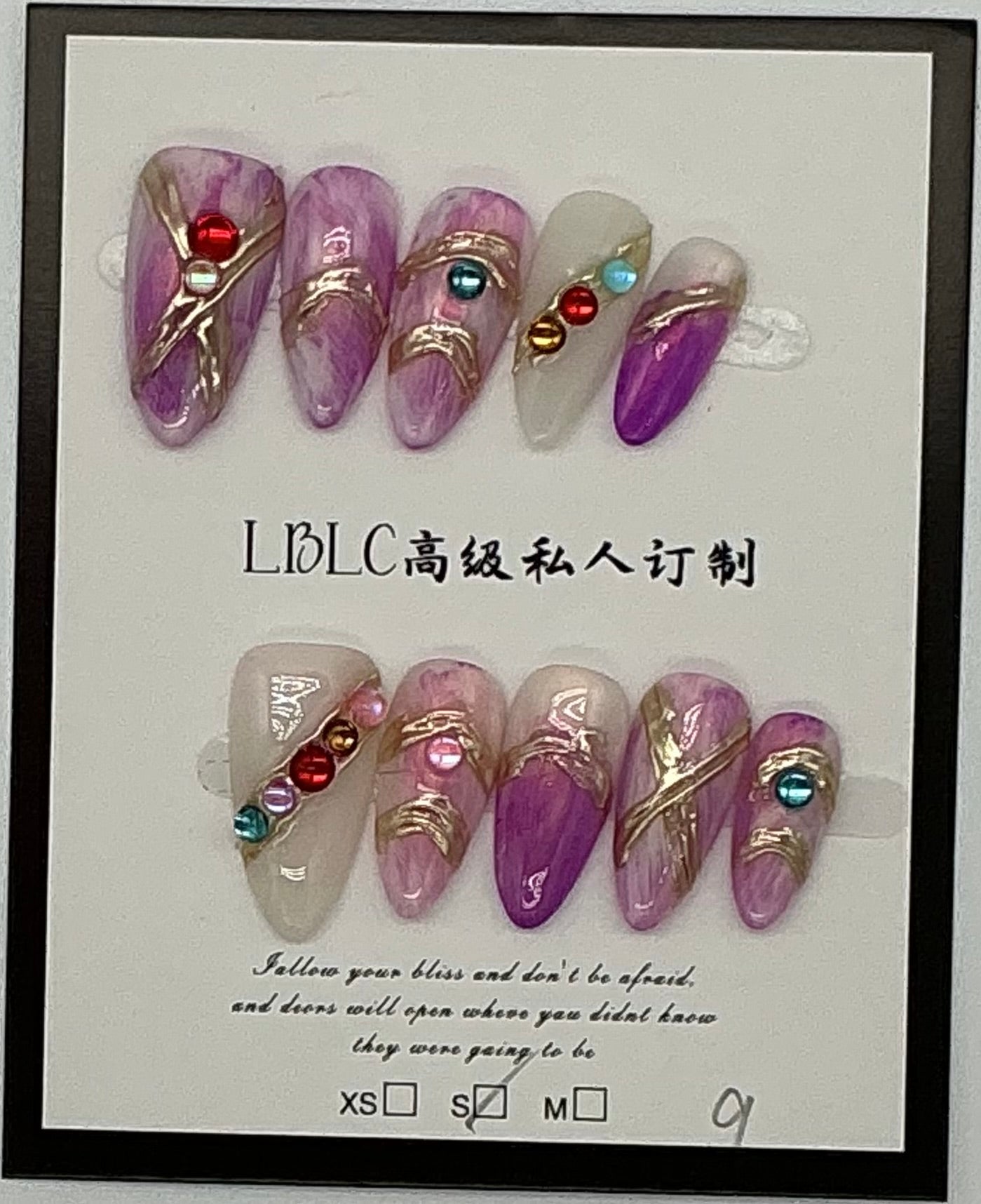 Press-On Nails, Almond Shape