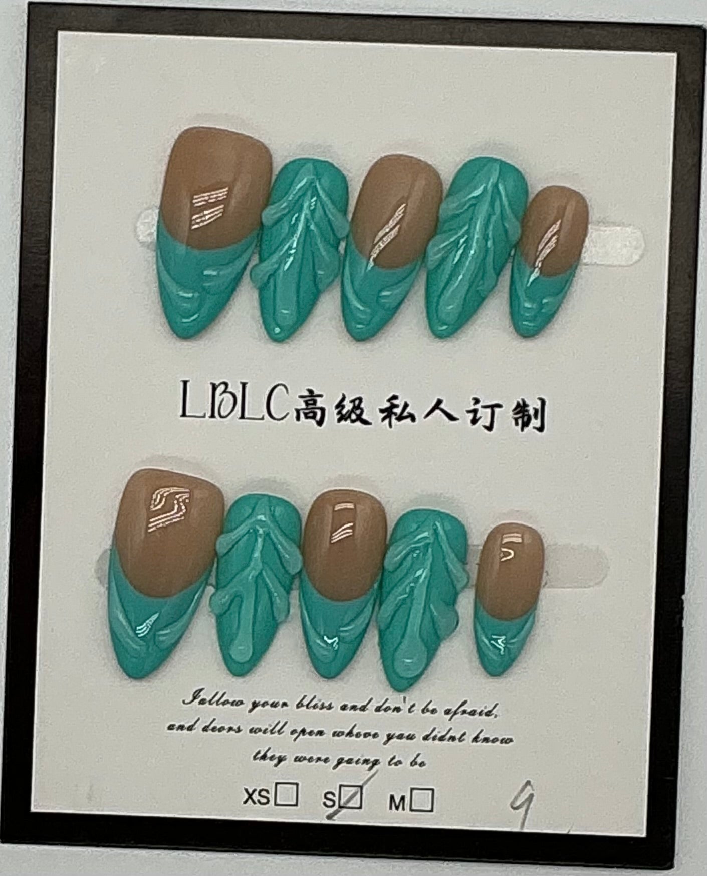 Press-On Nails, Almond Shape